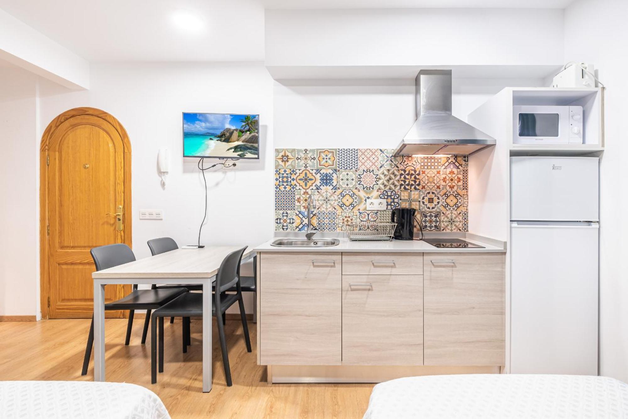 Apartamentos El Castell Benidorm Old-Town ภายนอก รูปภาพ